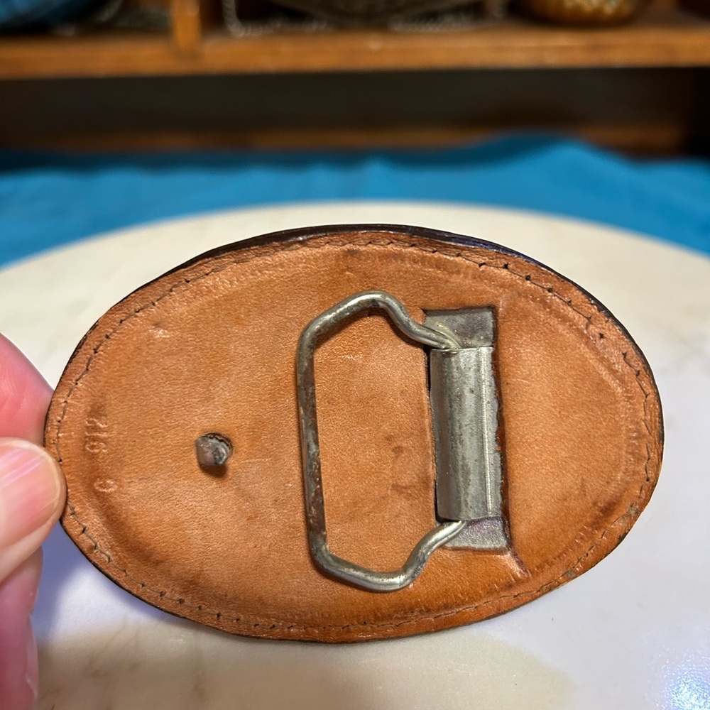 Leather hand made belt buckle with velour accent. Vintage - Picture 6 of 8